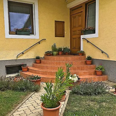 Petra Apartmanhaz Badacsonytomaj