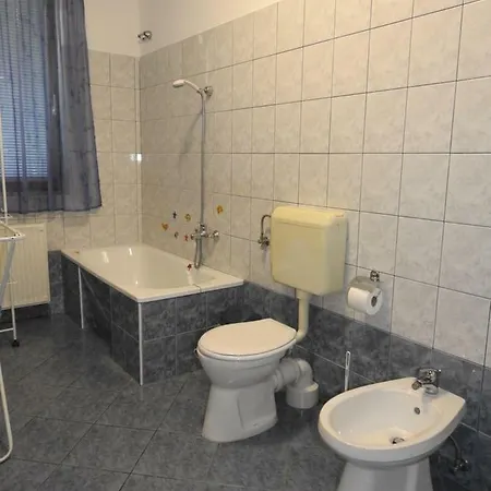 Petra Apartmanhaz Apartment *
