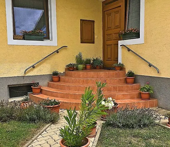 Petra Apartmanhaz 바다초니토마이